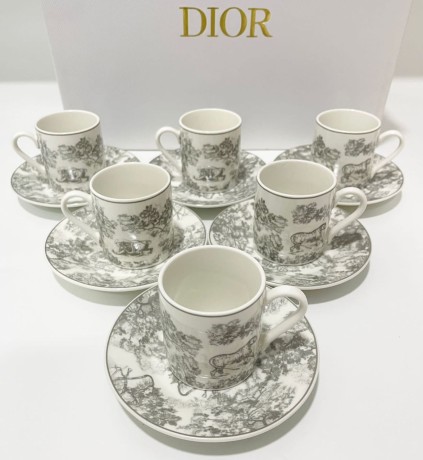 a-set-of-cups-from-dior-big-1