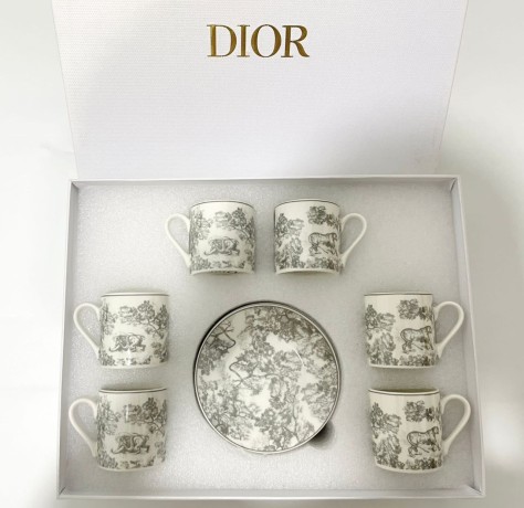 a-set-of-cups-from-dior-big-0