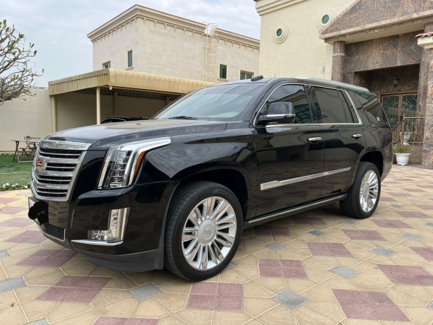 cadillac-escalade-platinum-year-2018-gcc-big-2