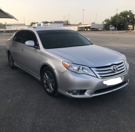 toyota-avalon-2011-limited-american-big-0