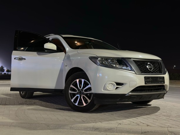 nissan-pathfinder-2015-big-0