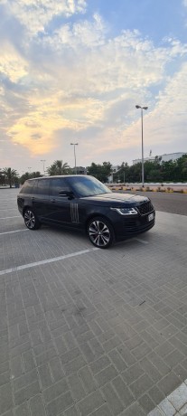 black-range-rover-2019-big-2