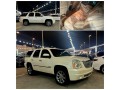 gmc-yukon-denali-2011-small-0