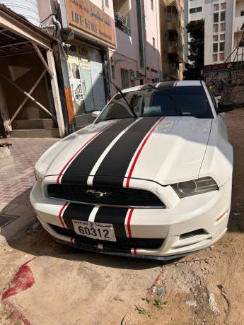 ford-mustang-2013-big-0