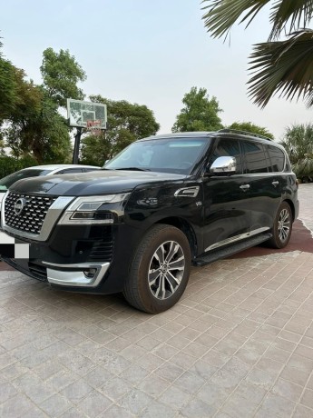 2019-nissan-armada-big-0