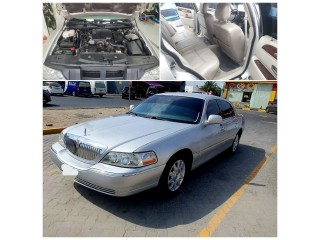 Lincoln Town Car 2008