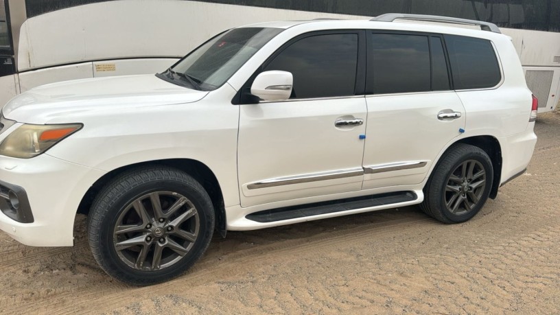 lexus-lx570-gcc-2014-model-big-0