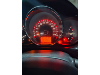 TOYOTA YARS HATCH BACK