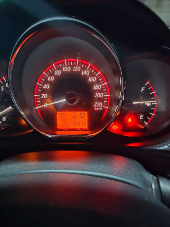 toyota-yars-hatch-back-big-0