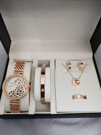 watch-set-with-accessories-big-3