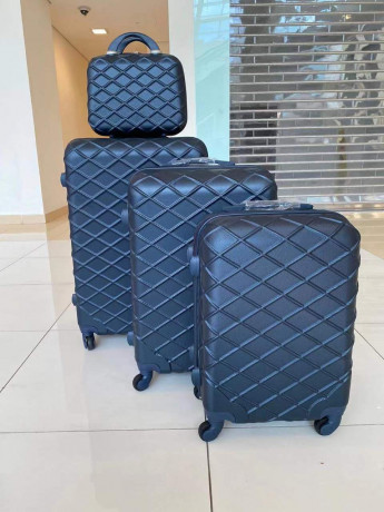 travel-bag-set-4-pieces-big-2