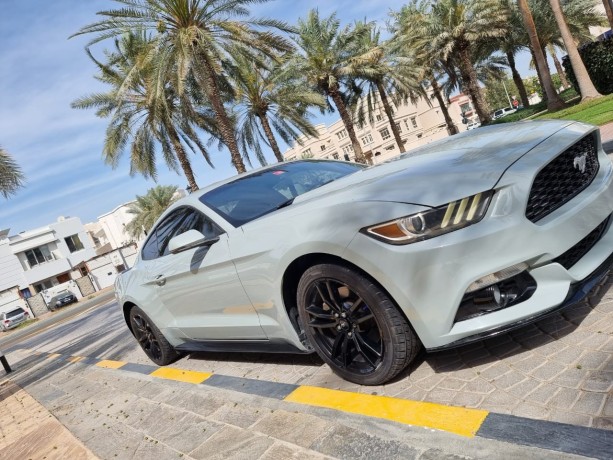 ford-mustang-2016-model-mileage-200000-km-big-1