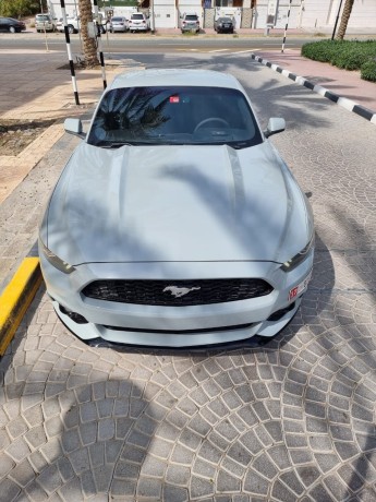 ford-mustang-2016-model-mileage-200000-km-big-0