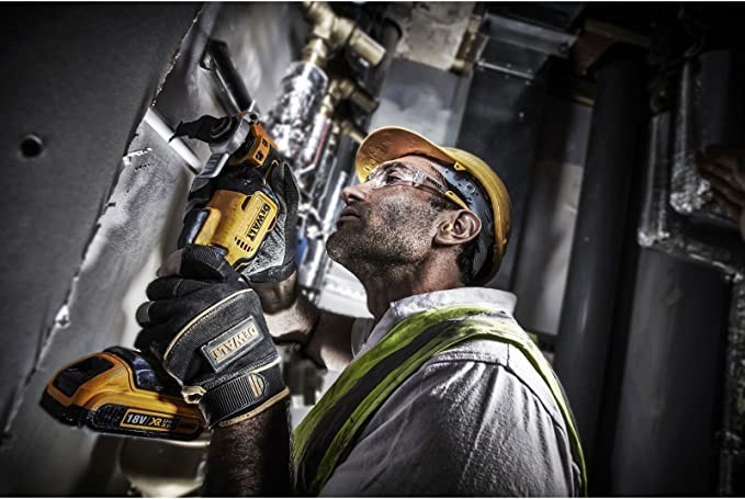 dewalt-dcs355n-xj-18v-li-ion-cordless-brushless-oscillating-multi-tool-big-2