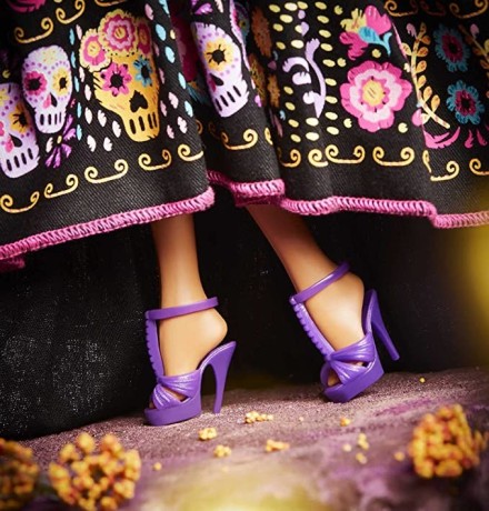 barbie-2021-dia-de-muertos-doll-big-3