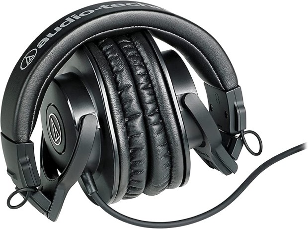 audio-technica-ath-m30x-professional-studio-monitor-headphones-black-big-1