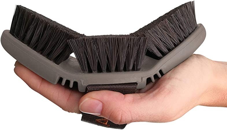 animalon-careflex-gimbal-brush-flexible-ergonomic-horse-brush-with-velcro-fastener-for-every-horse-cleaning-box-big-0