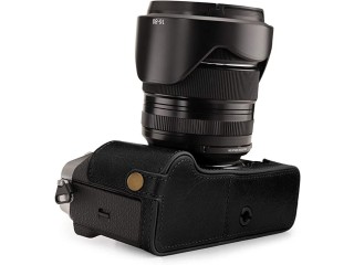 MegaGear MG1923 Ever Ready Genuine Leather Camera Half Case for Fujifilm X-T4, Black
