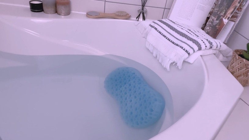 sunlit-bath-jello-gel-bath-pillows-lumbar-pillow-for-bathtub-big-3