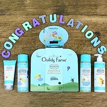 childs-farm-baby-bedtime-suitcase-gift-set-850ml-baby-wash-baby-bubble-bath-big-1